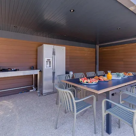 Bambou I Piscine Sauna Hammam 15 Pers Villa *